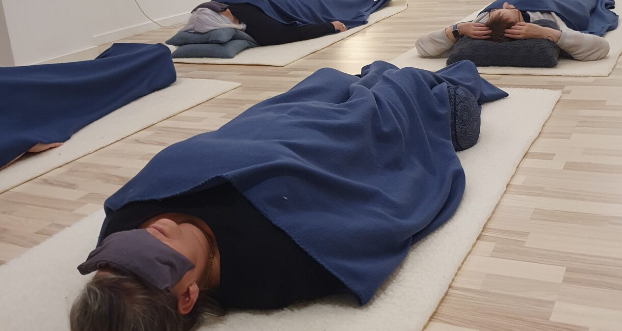 Blid og nænsom yoga mod belastningsreaktion